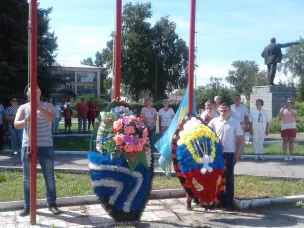 Крылатой пехоте «Ура»!