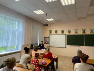 Сотрудники пильнинской госавтоинспекции выступают на общешкольных родительских собраниях