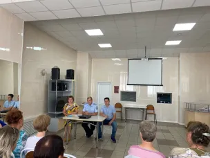В Пильне сотрудники полиции провели беседу по профилактике мошенничества с социальными работниками