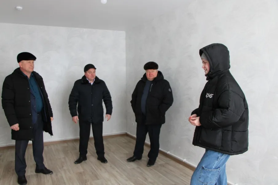 Детям-сиротам Пильнинского округа вручили ключи от новых квартир.